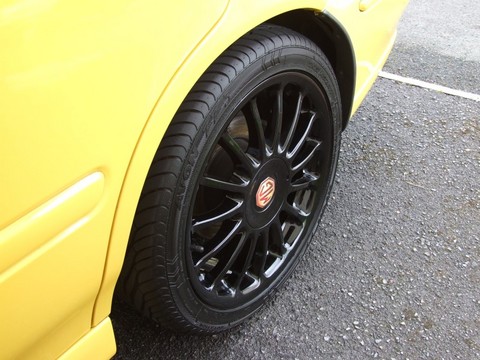 A clean and shiney wheel.